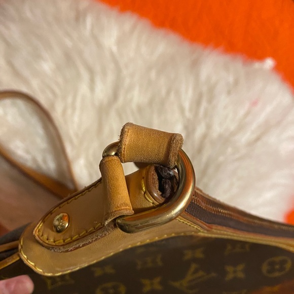 authentic Louis Vuitton Odeon - Picture 8 of 10